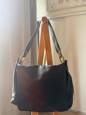 Hobo Ventura Leather Shoulder Bag